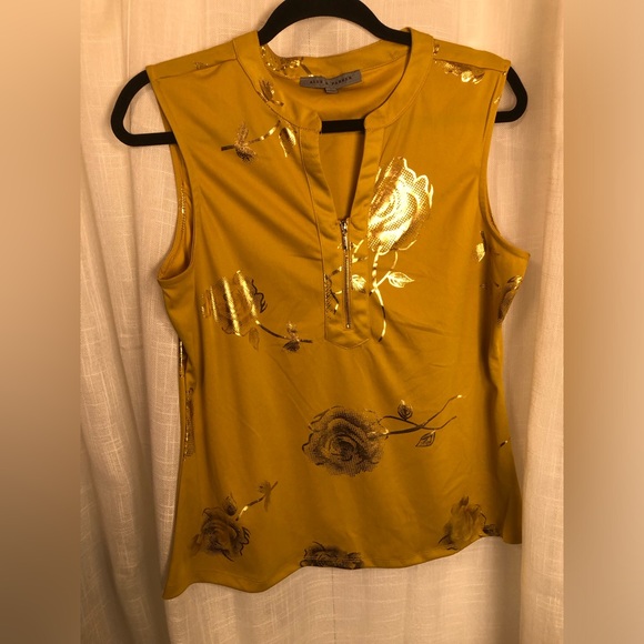 Alex and Parker Elegant Gold Floral Blouse - Picture 2 of 10